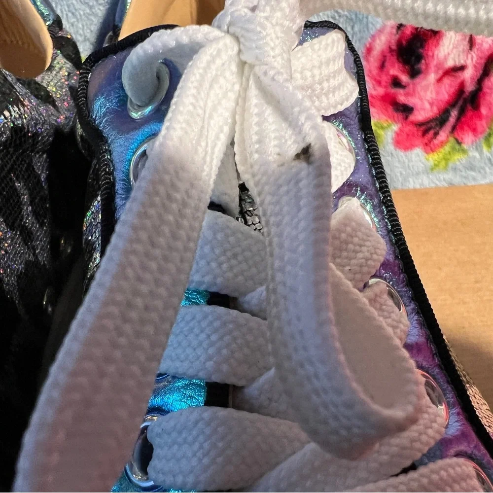 Christian Louboutin Vieira Orlato Sneaker - metallic, holographic leopard print - Picture 13 of 16